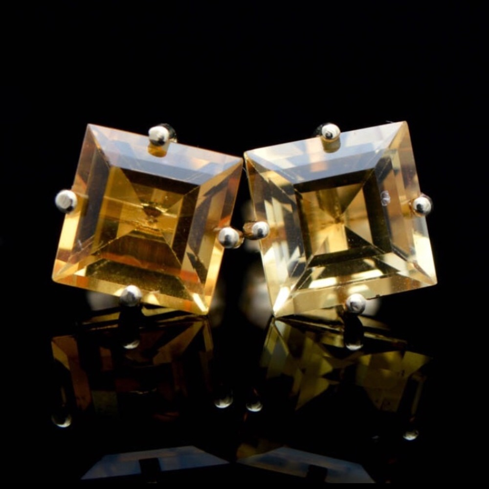 Earrings- 10k yellow gold & Citrine stud earrings
